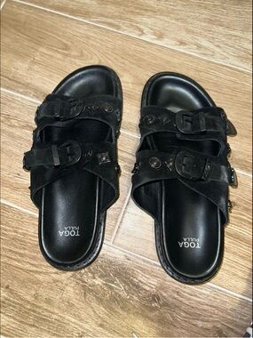 Toga pulla embellish sandals